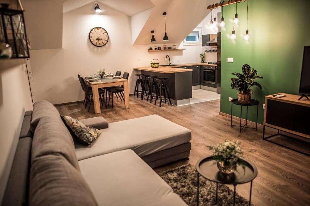Soul House Omis Apartment ภายนอก รูปภาพ