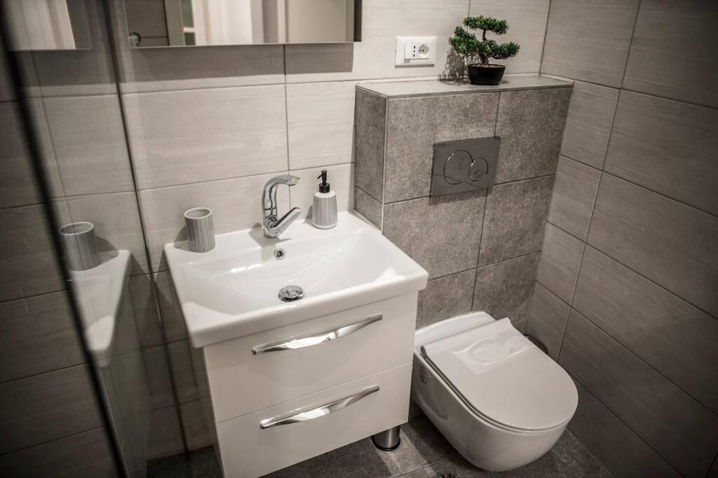 Soul House Omis Apartment ภายนอก รูปภาพ