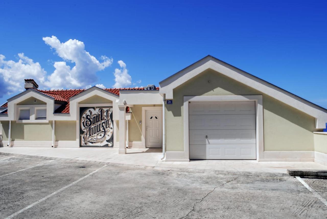 Soul House Omis Apartment ภายนอก รูปภาพ